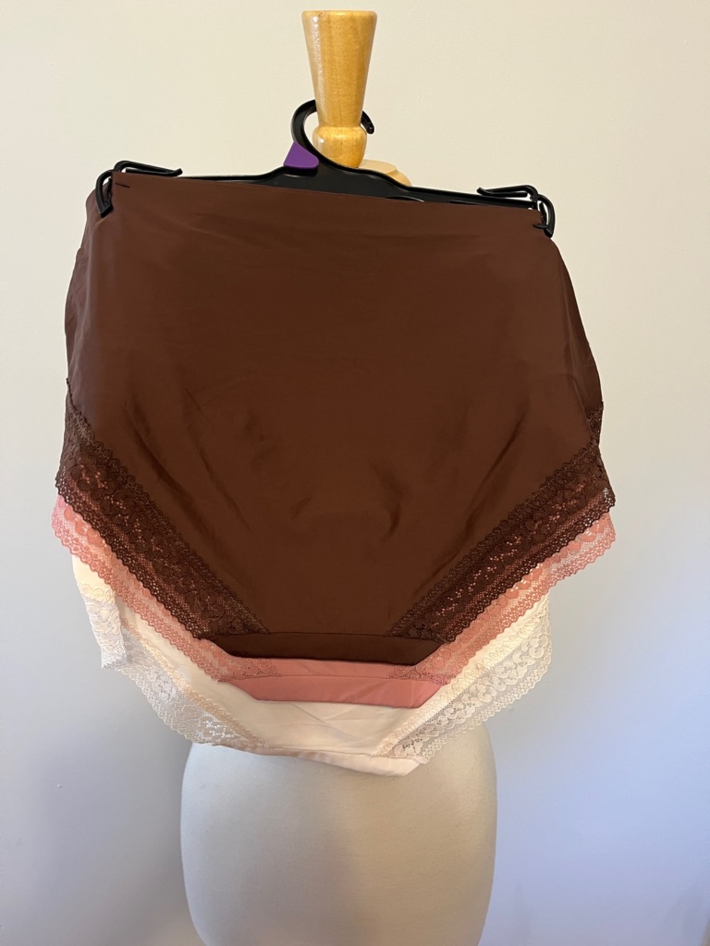 Tahari Women's Underwear Set Of 3 Rose Dust NWT XL - Picture 2 of 4